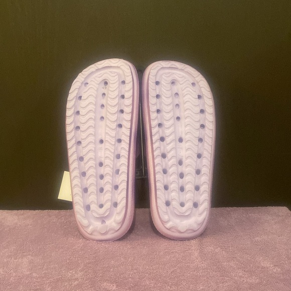 Metallic Slides - Picture 3 of 5